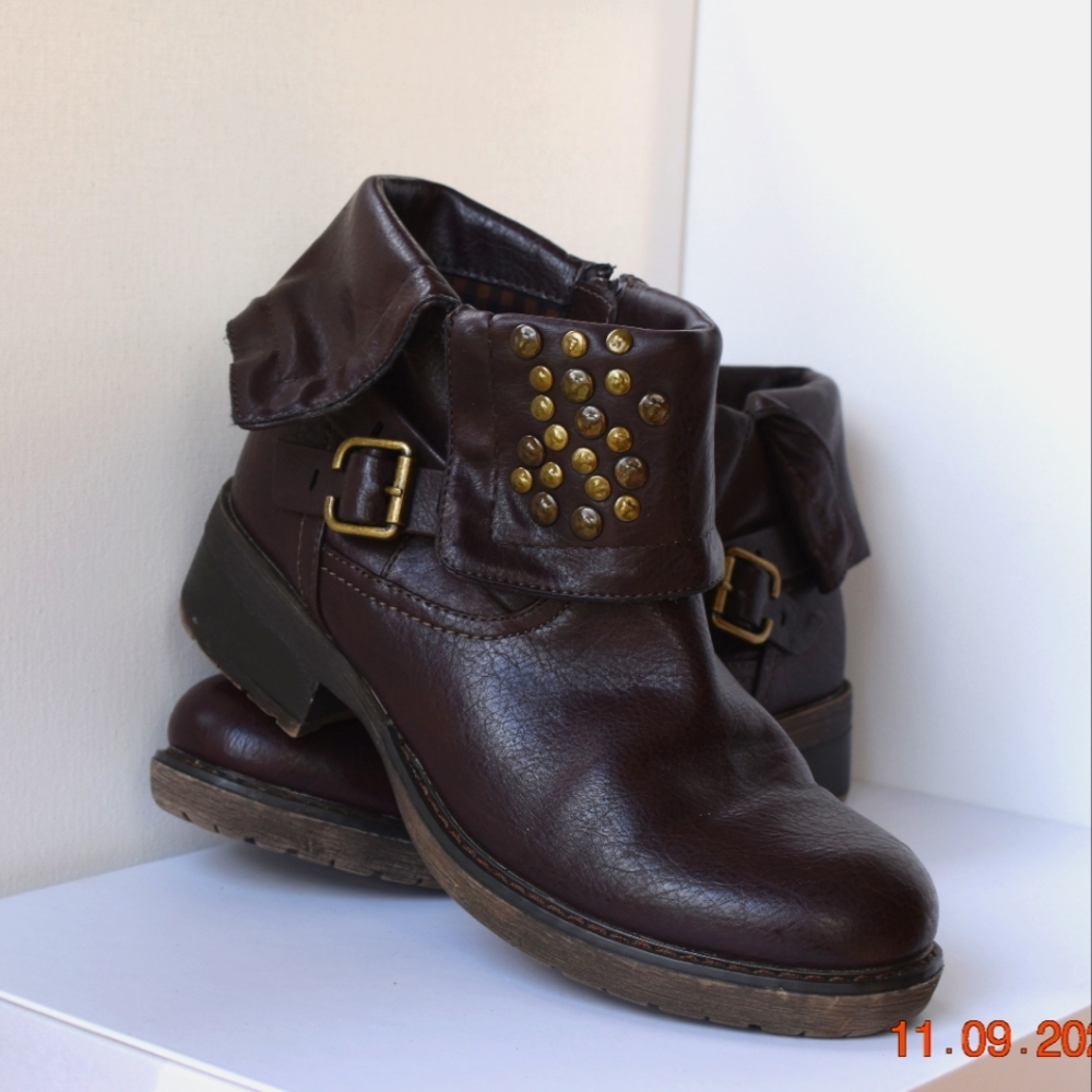 Bare Traps Hartman Bootie
